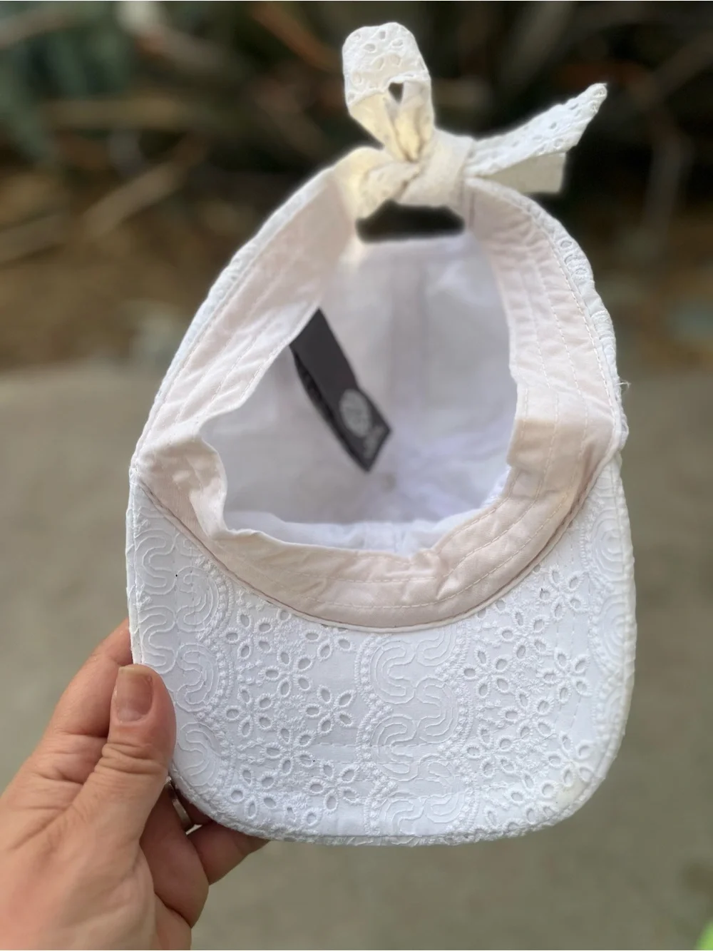 VINCE CAMUTO | White Eyelet Lace Baseball Cap - Women's Casual Sun Hat